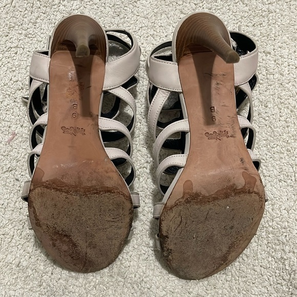 EUC- Coach - 9 - Picture 7 of 11